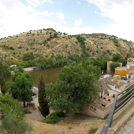 アパート Familiar En Toledo, Con 2 Dormitorios, Camas De Matrimonio, Ideal Ubicacion Y Fantasticas Vistas トレド