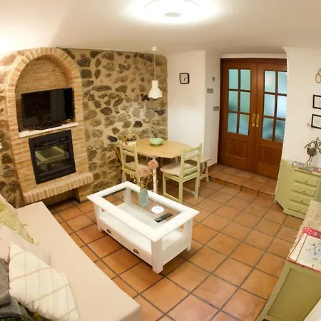 Familiar En Toledo, Con 2 Dormitorios, Camas De Matrimonio, Ideal Ubicacion Y Fantasticas Vistas *