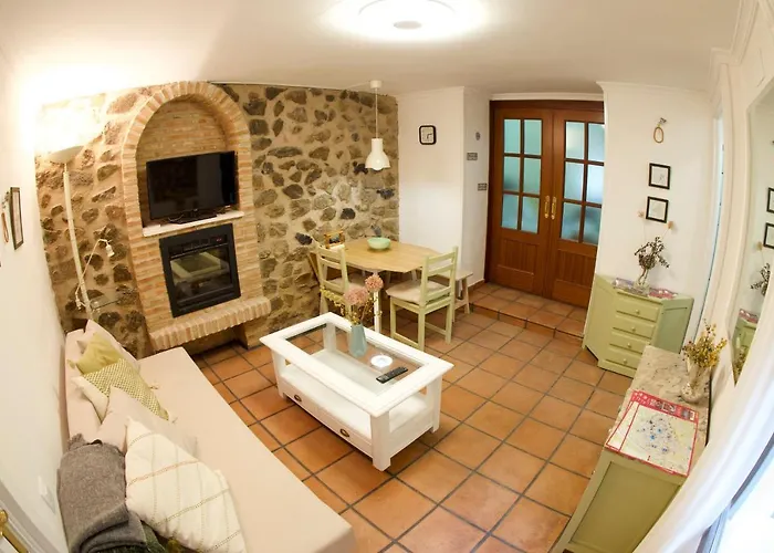 Familiar En Toledo, Con 2 Dormitorios, Camas De Matrimonio, Ideal Ubicacion Y Fantasticas Vistas *