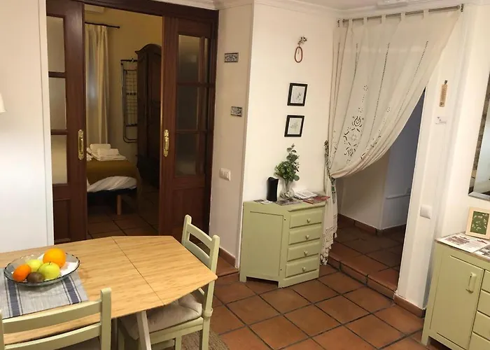 Familiar En Toledo, Con 2 Dormitorios, Camas De Matrimonio, Ideal Ubicacion Y Fantasticas Vistas *