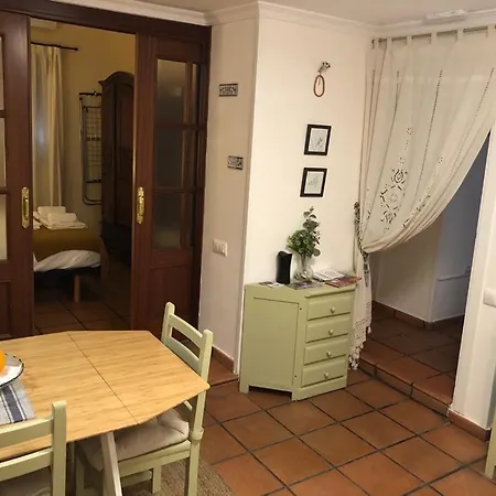 Familiar En Toledo, Con 2 Dormitorios, Camas De Matrimonio, Ideal Ubicacion Y Fantasticas Vistas *