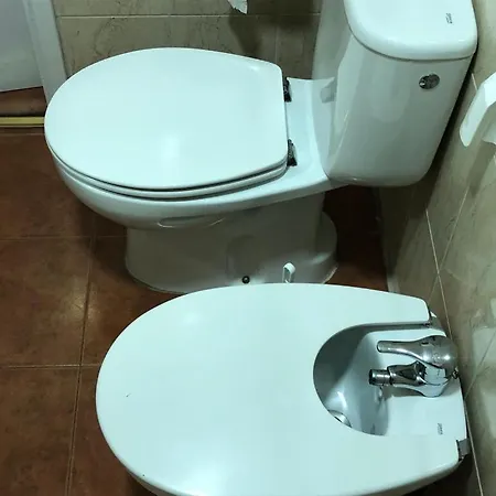 Familiar En Toledo, Con 2 Dormitorios, Camas De Matrimonio, Ideal Ubicacion Y Fantasticas Vistas *