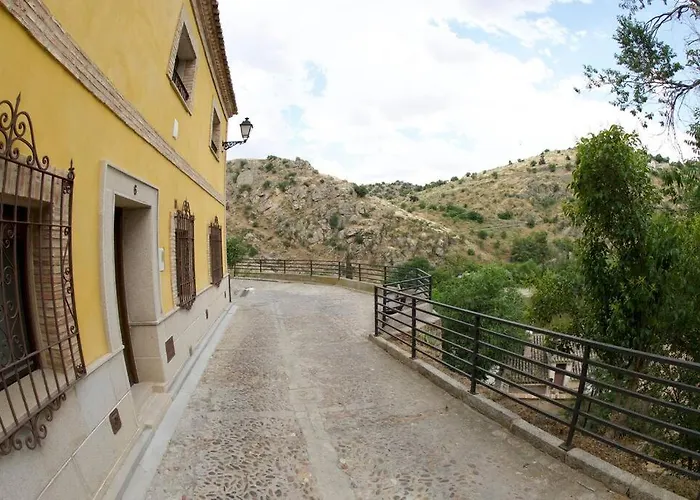 Familiar En Toledo, Con 2 Dormitorios, Camas De Matrimonio, Ideal Ubicación Y Fantàsticas Vistas